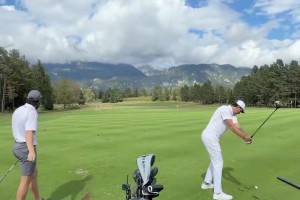 东契奇里夫斯PK高尔夫⛳️东子这球好像打偏了吧